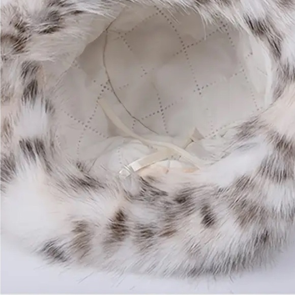 Faux Fur Hat Leopard Print - Picture 9 of 13